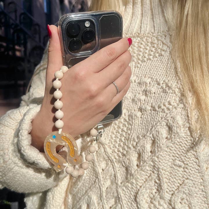 LUCKY HORSESHOE BRACELET PHONE CHAIN