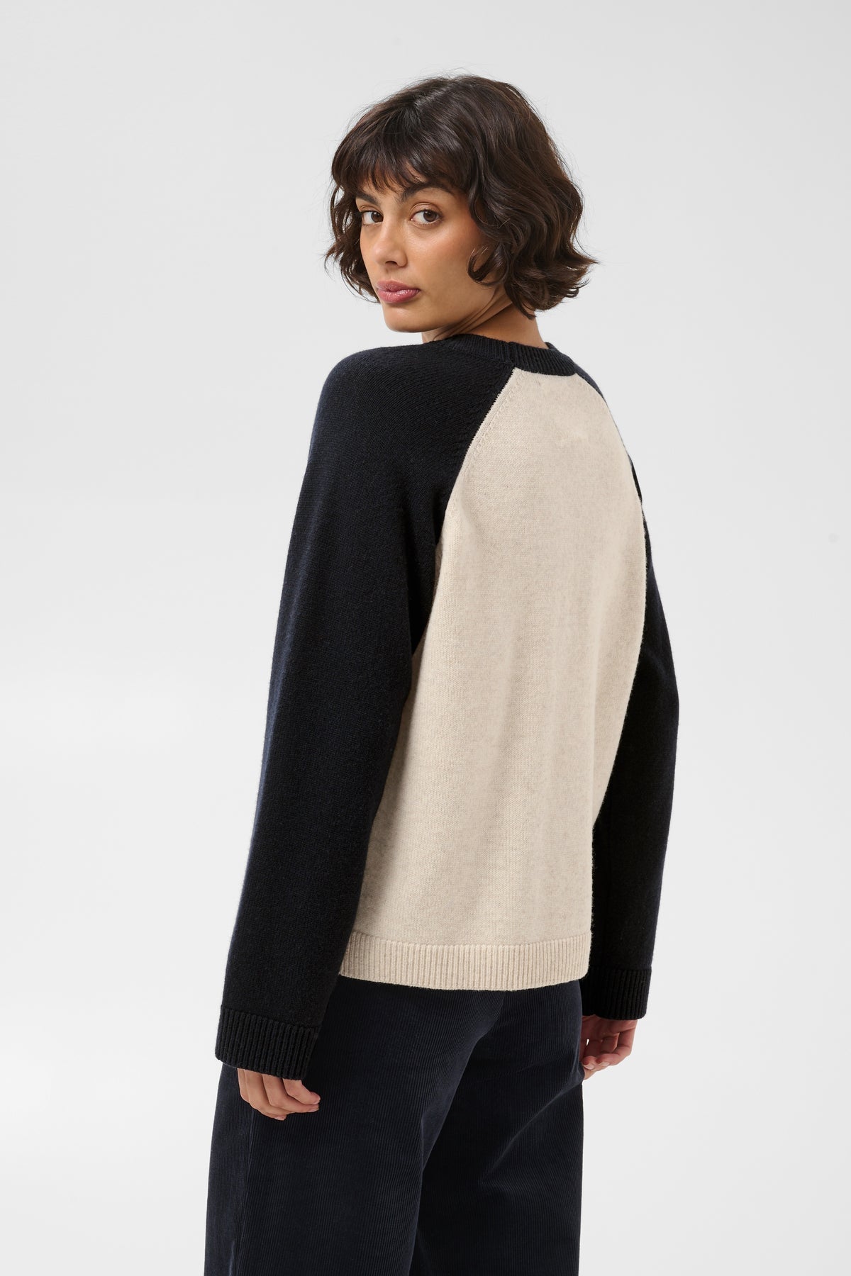 CLEO RAGLAN LONG SLEEVE TEE