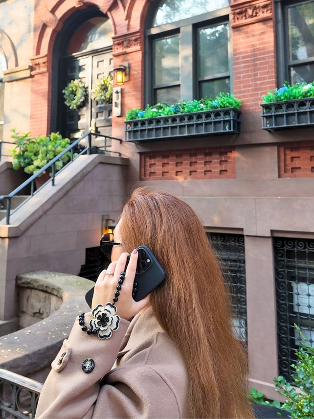 DIANTHUS BRACELET PHONE CHAIN