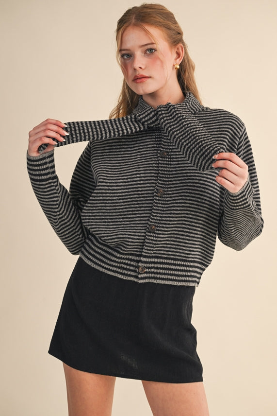 STRIPE TIE NECK CARDIE