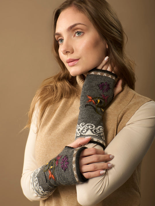 EMBROIDERED HAND WARMER