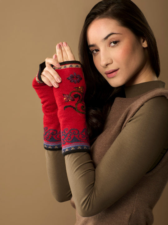 EMBROIDERED HAND WARMER