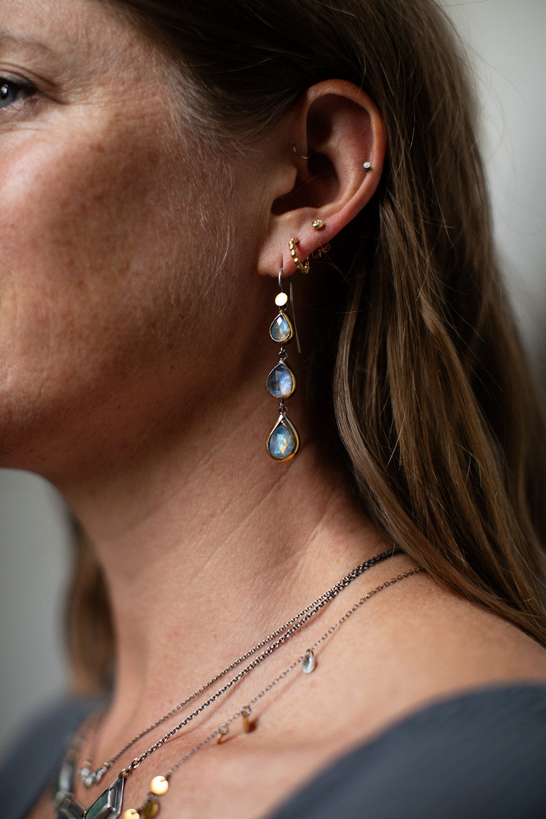 OXSS 24K MOONSTONE EARRING