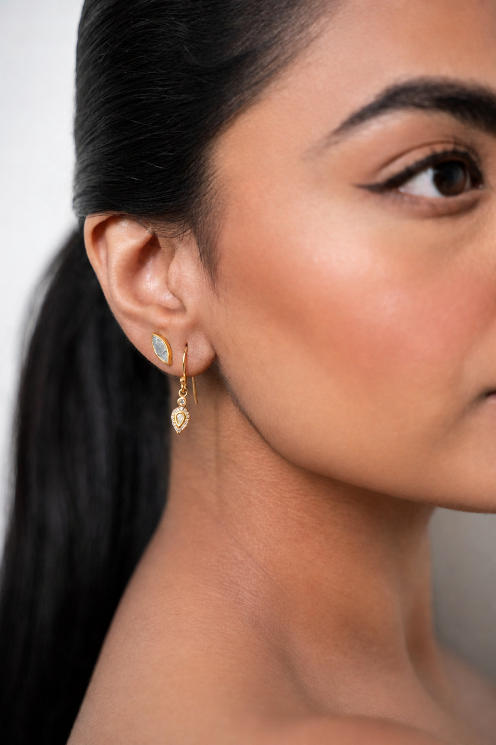 NAYIKA STUDS YG