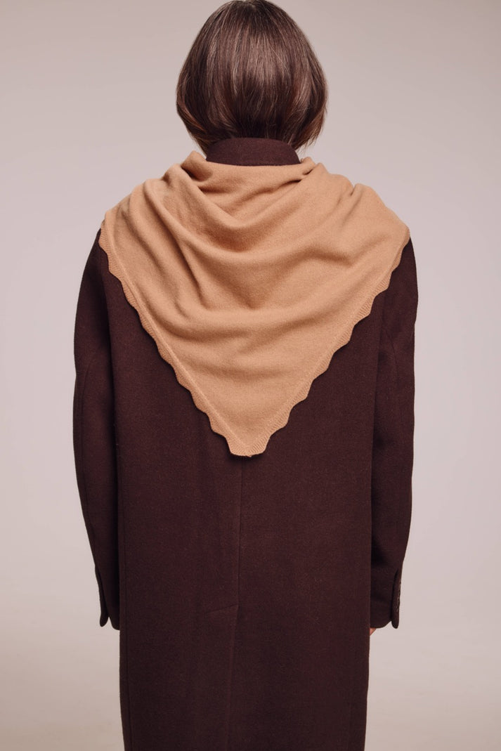SCALLOP KNIT TRIANGLE