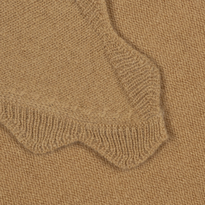 SCALLOP KNIT TRIANGLE