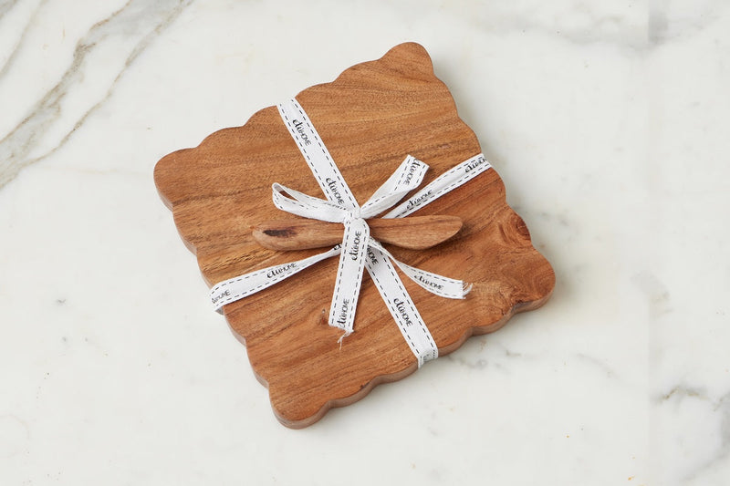 SQ SCALLOPED BOARD W/SPREADER