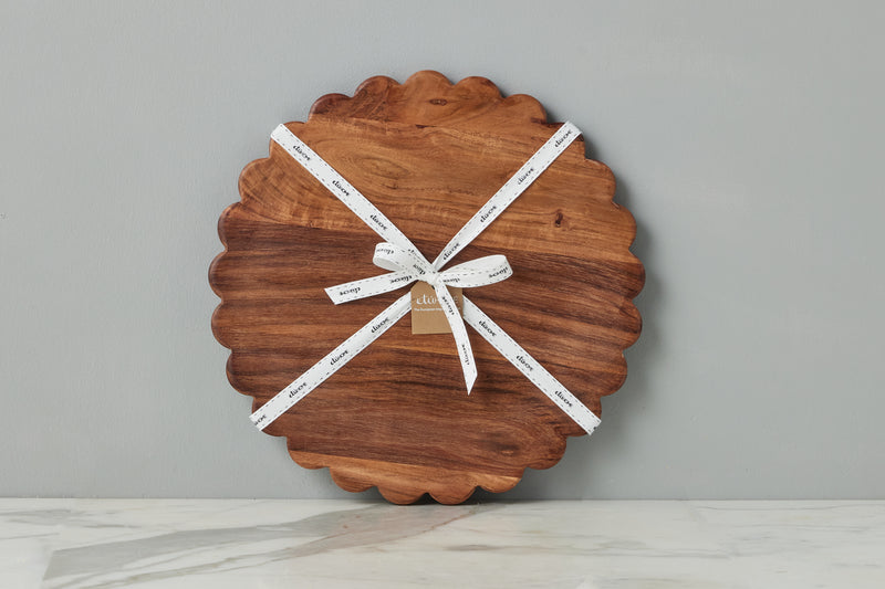 SCALLOPED ROUND BOARD