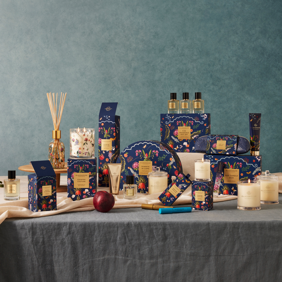 LOST IN AMALFI HAND &amp; NAIL SET