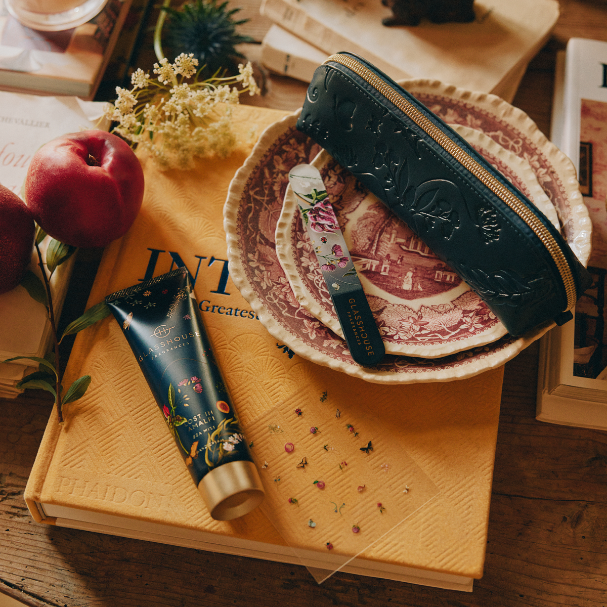 LOST IN AMALFI HAND &amp; NAIL SET