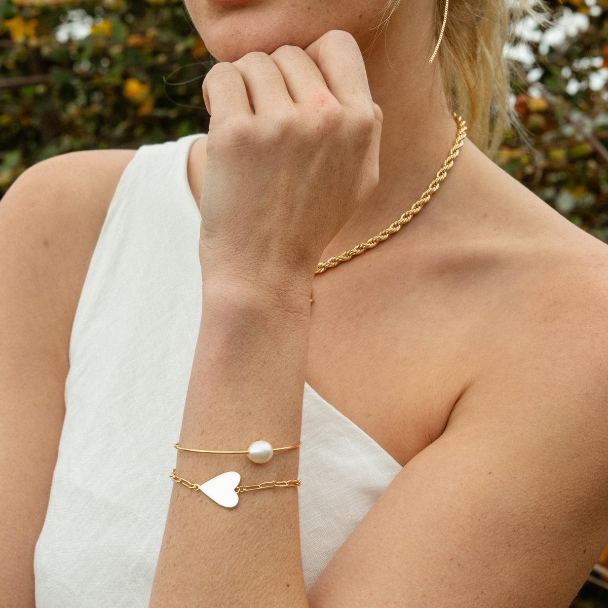 ISLA PEARL BANGLE BRACELET