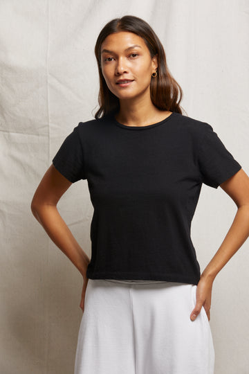 LISA SLIM CREW TEE