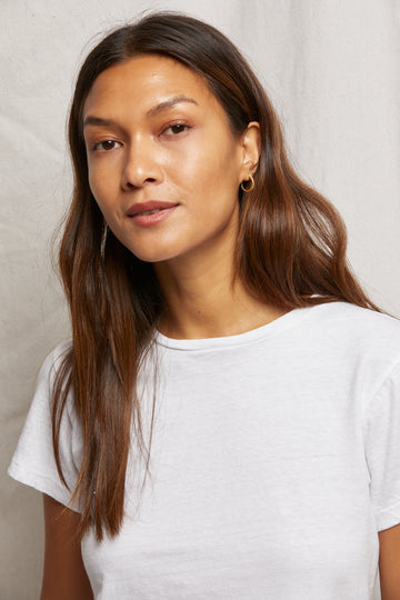LISA SLIM CREW TEE