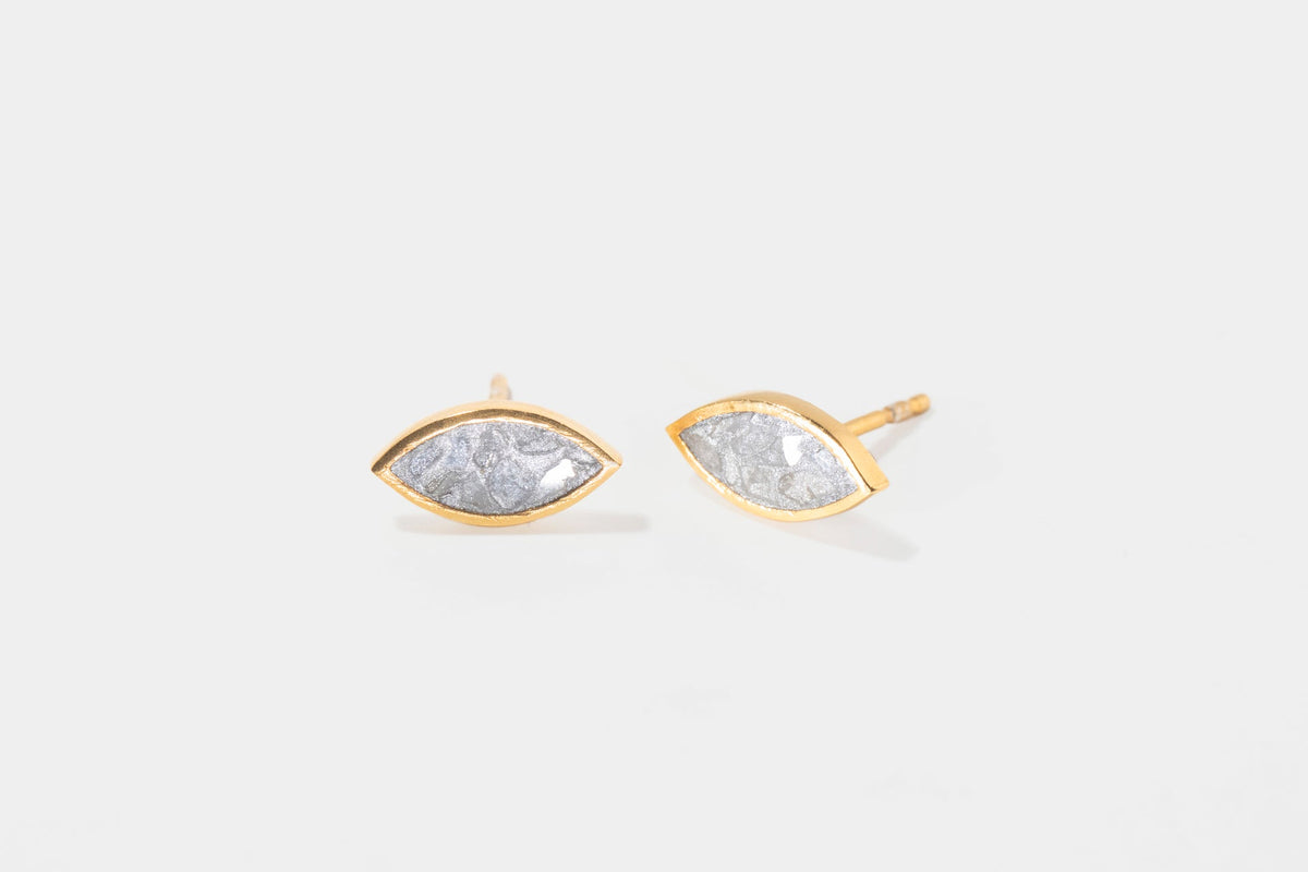 NAYIKA STUDS YG