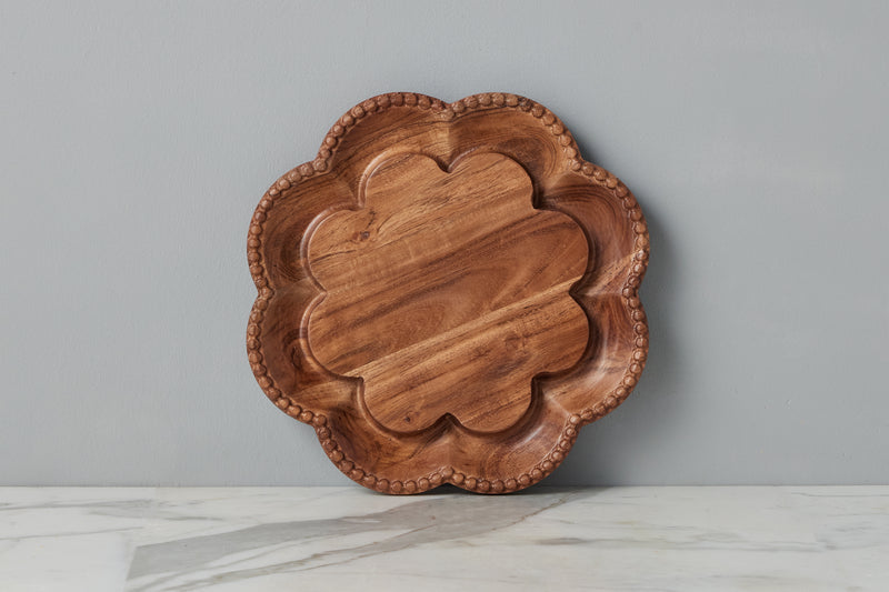 ENGLISH BREAD BOARD MEDIUM SCALLOPED