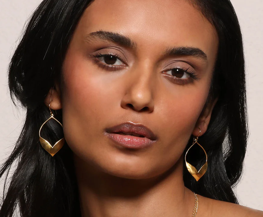 LOTUS PETAL HOOP LINEAR EARRING