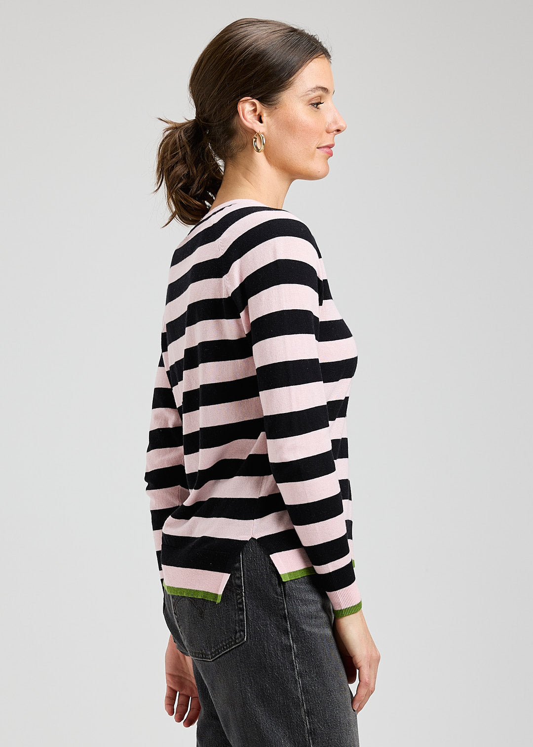 STRIPE V SWEATER