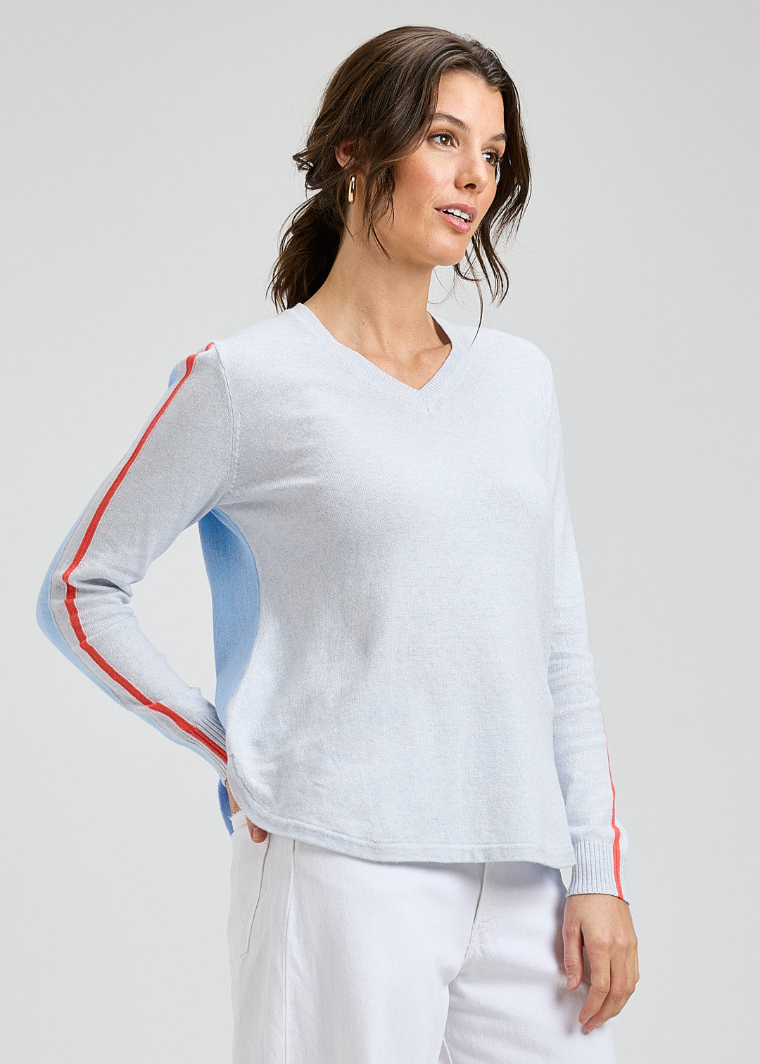 ROUNDED BOTTOM V SWEATER