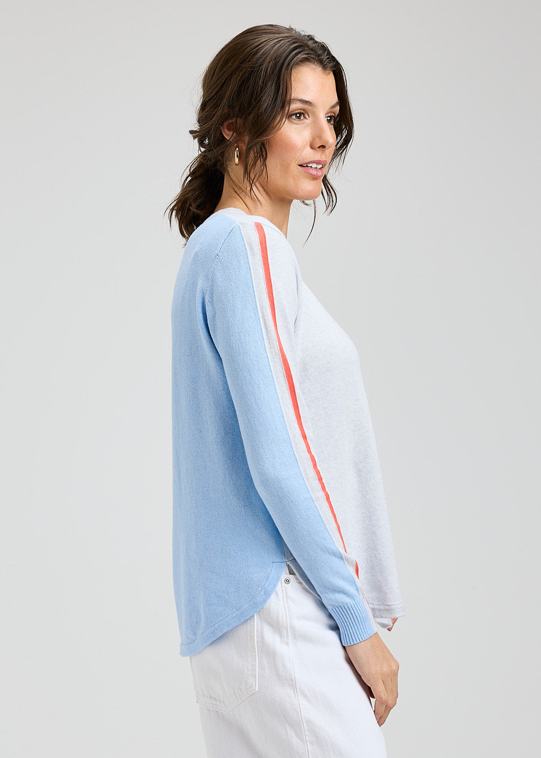 ROUNDED BOTTOM V SWEATER