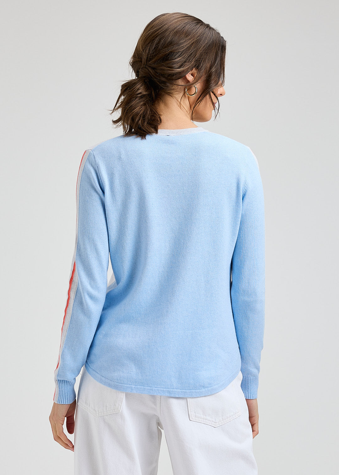 ROUNDED BOTTOM V SWEATER