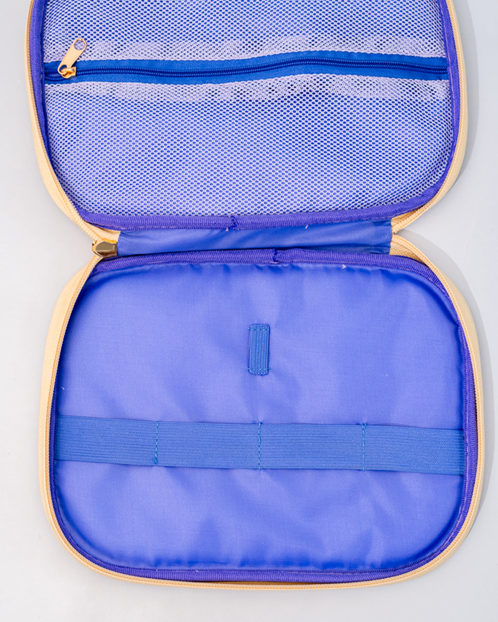 MOBILE TECH POUCH CHERRY HEARTS