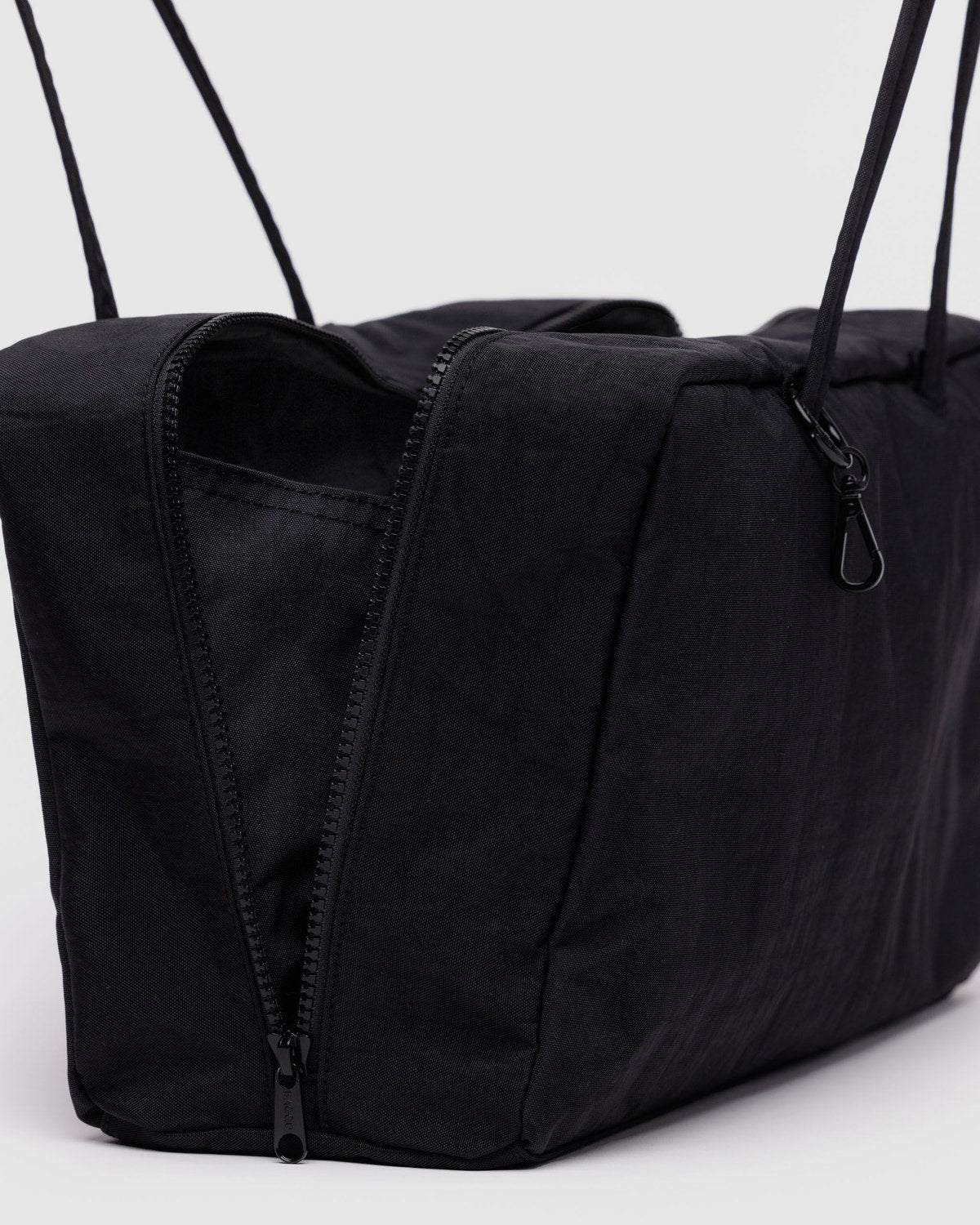 MED NYLON BOWLER BAG