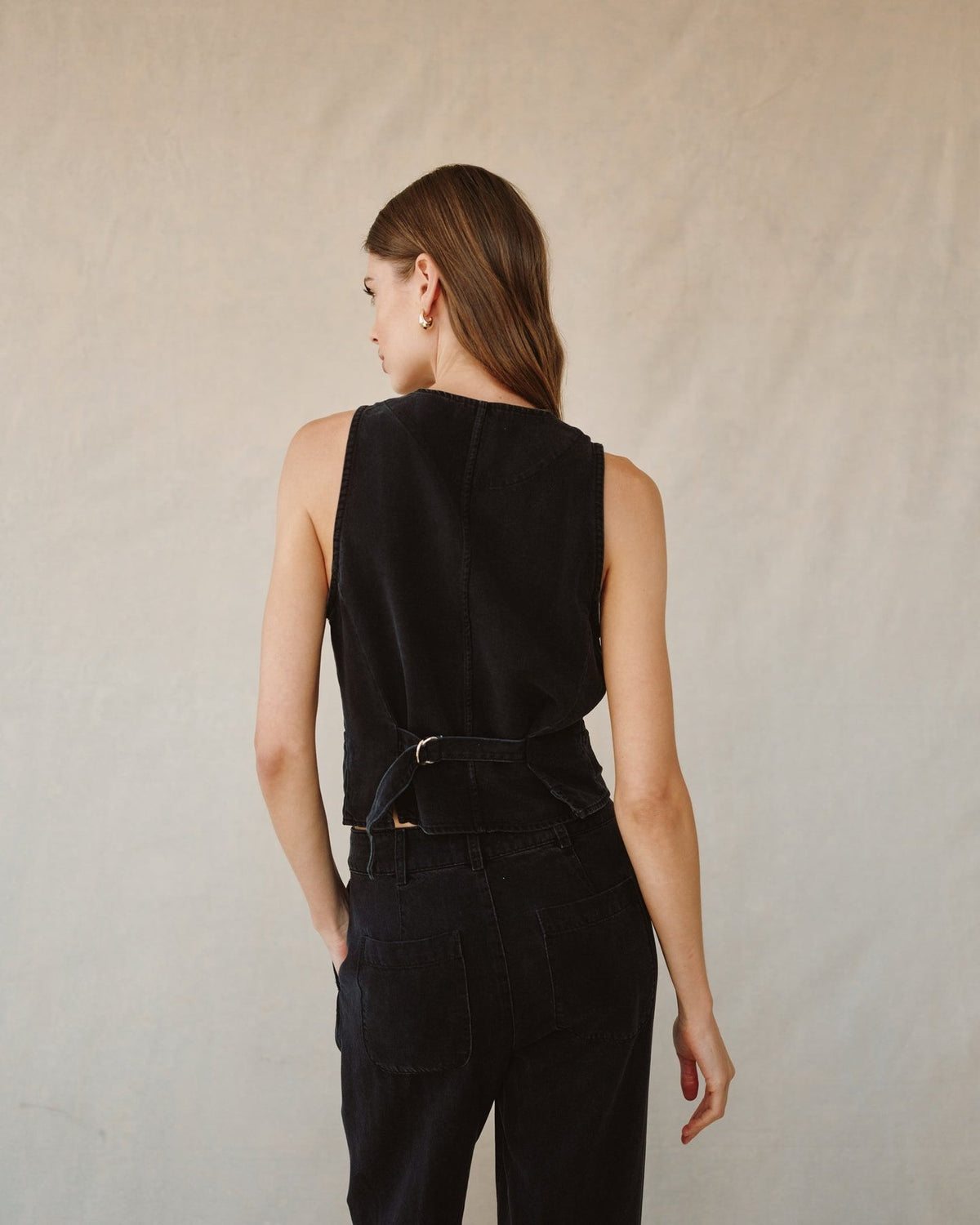 CINCH BACK VEST