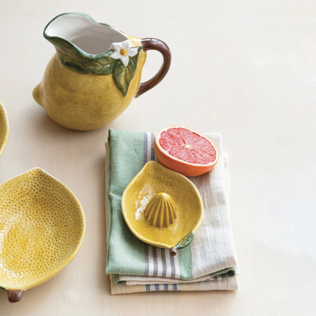 LEMON SHAPED JUICER