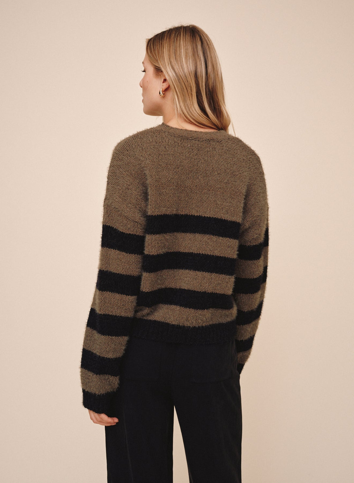 DROP SHOULDER SWEATER