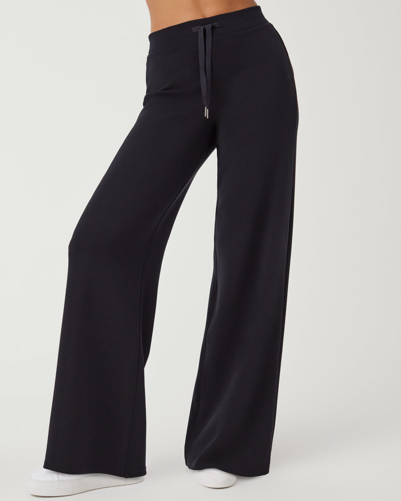 AIRESSENTIALS WIDE LEG PANT