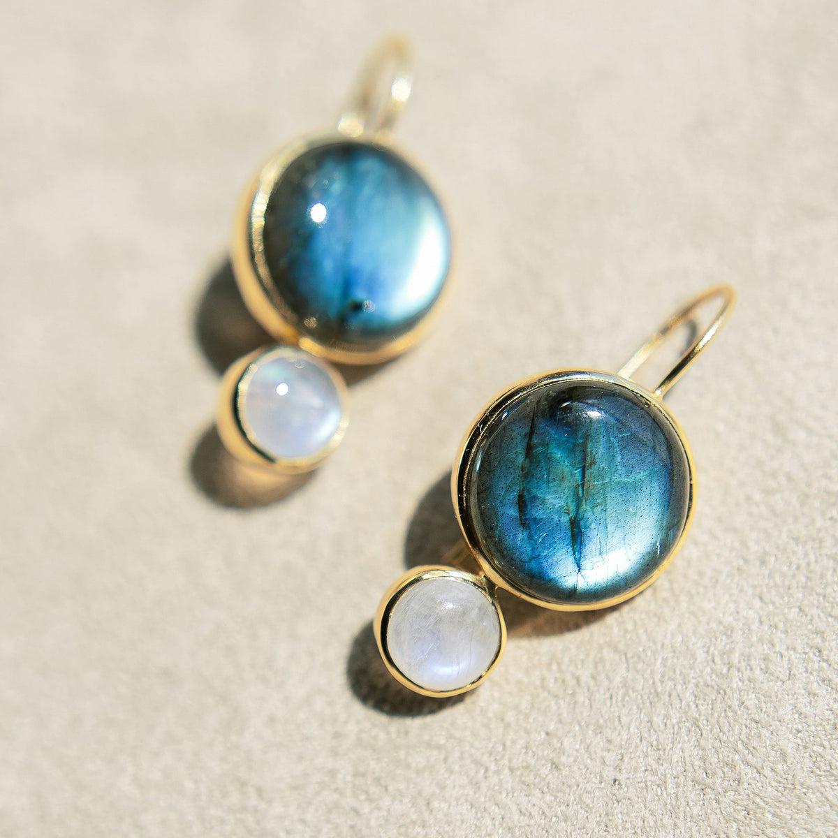 COLORBLOCK EARRING LAB/MOONSTONE