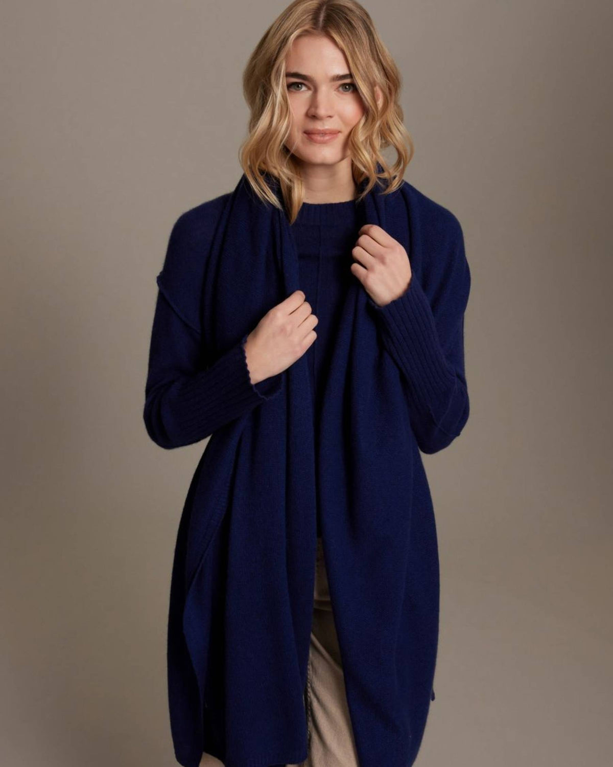 CASHMERE BREEZY TRAVEL WRAP