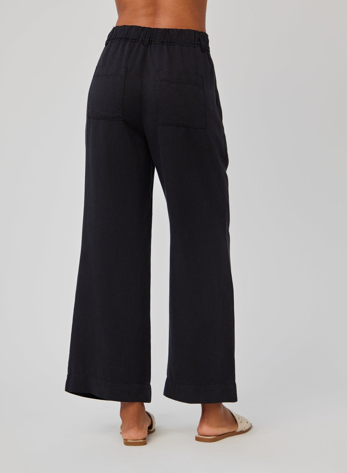 PLEATED WIDE LEG ANKLE PANT