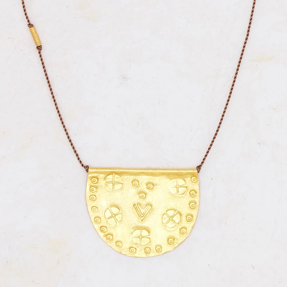 MEDALLION TALISMAN NECKLACE