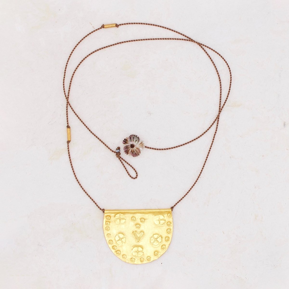 MEDALLION TALISMAN NECKLACE