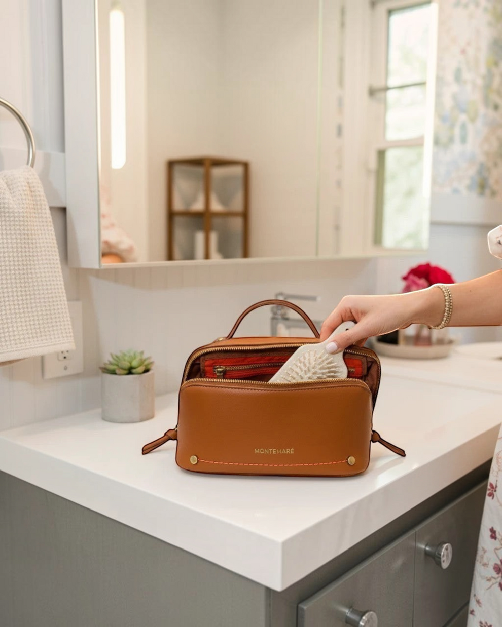 ROMA FOLDOUT TOILETRY CASE