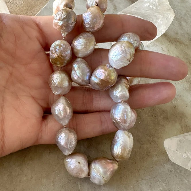 FRESHWATER PEARL NECKLACE
