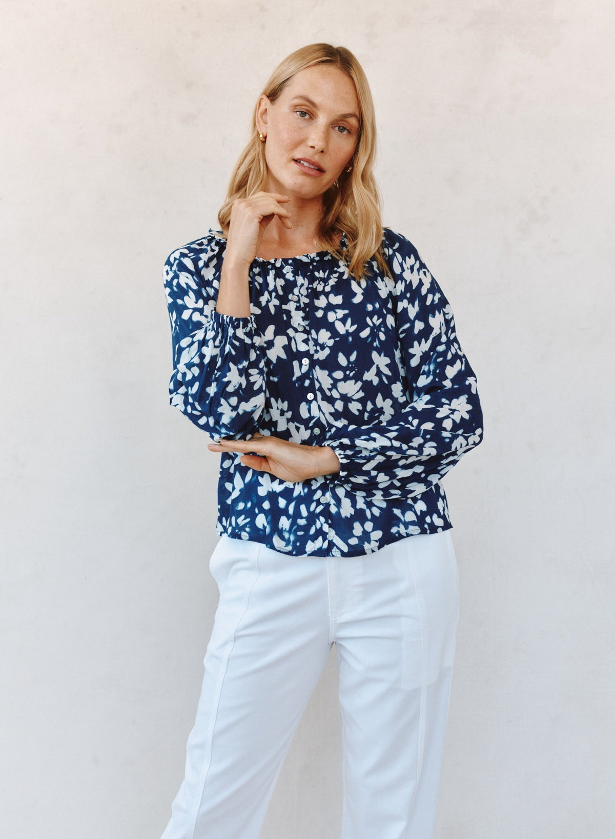 RUFFLE NECK RAGLAN BUTTON DOWN