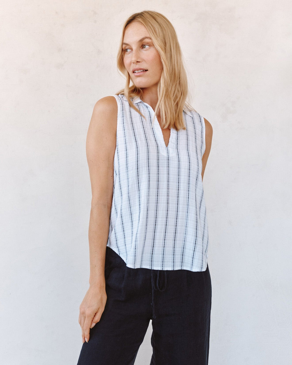 SLEEVELESS PULLOVER