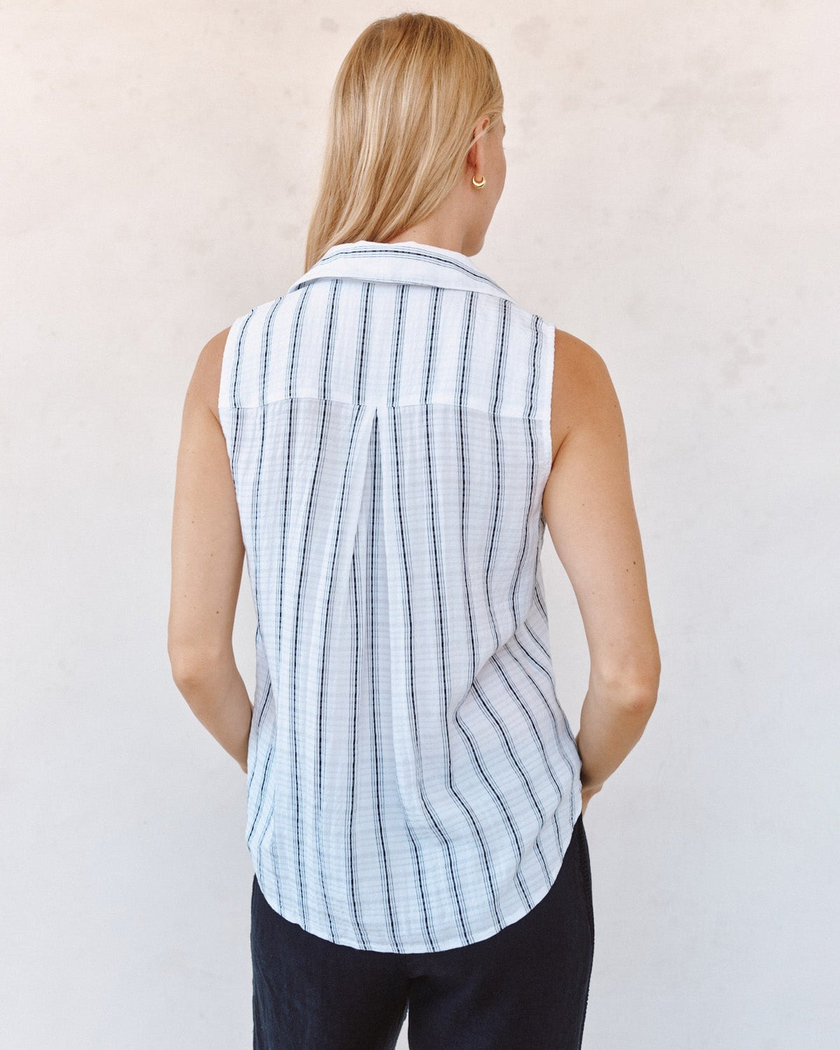 SLEEVELESS PULLOVER