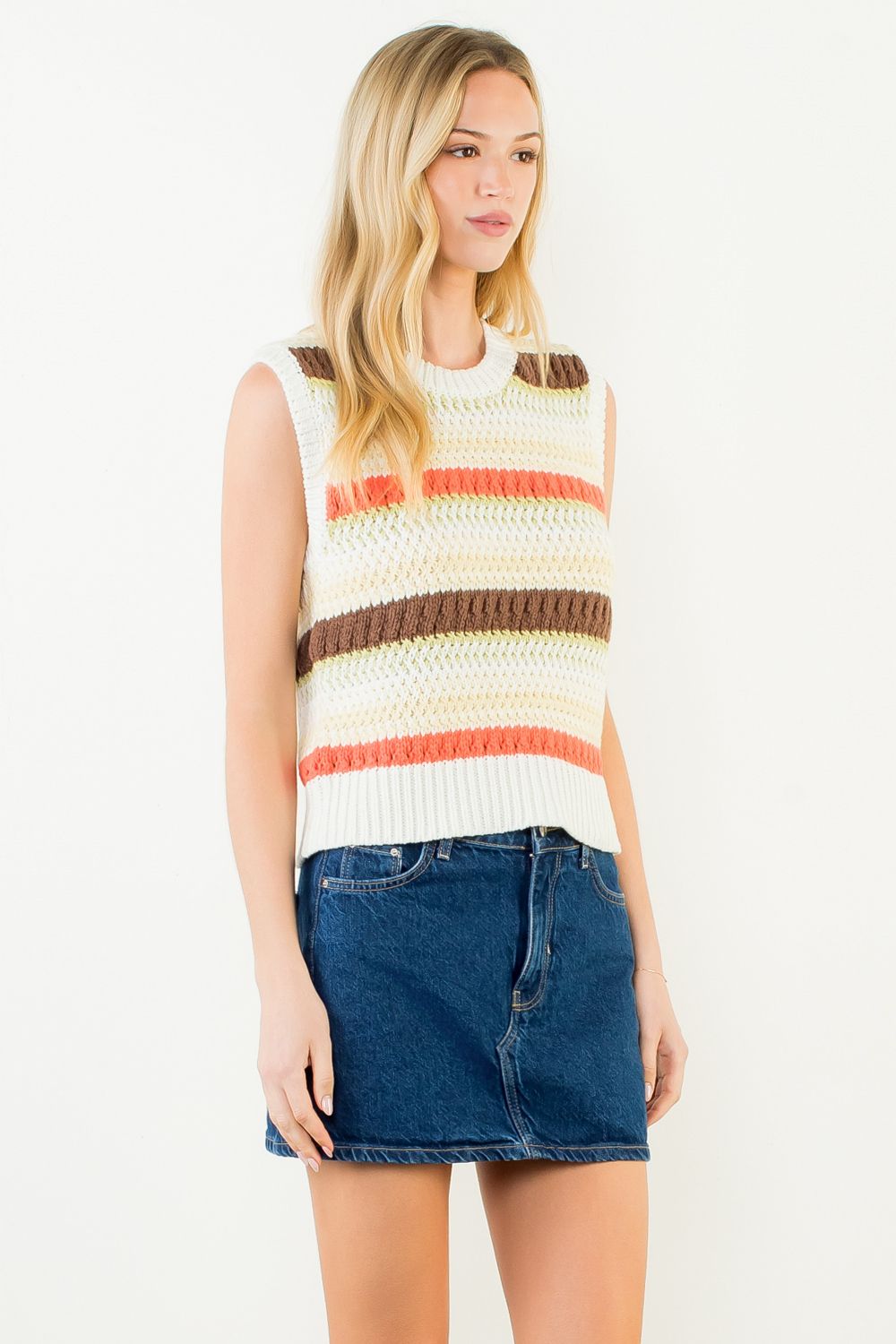 KNIT VEST