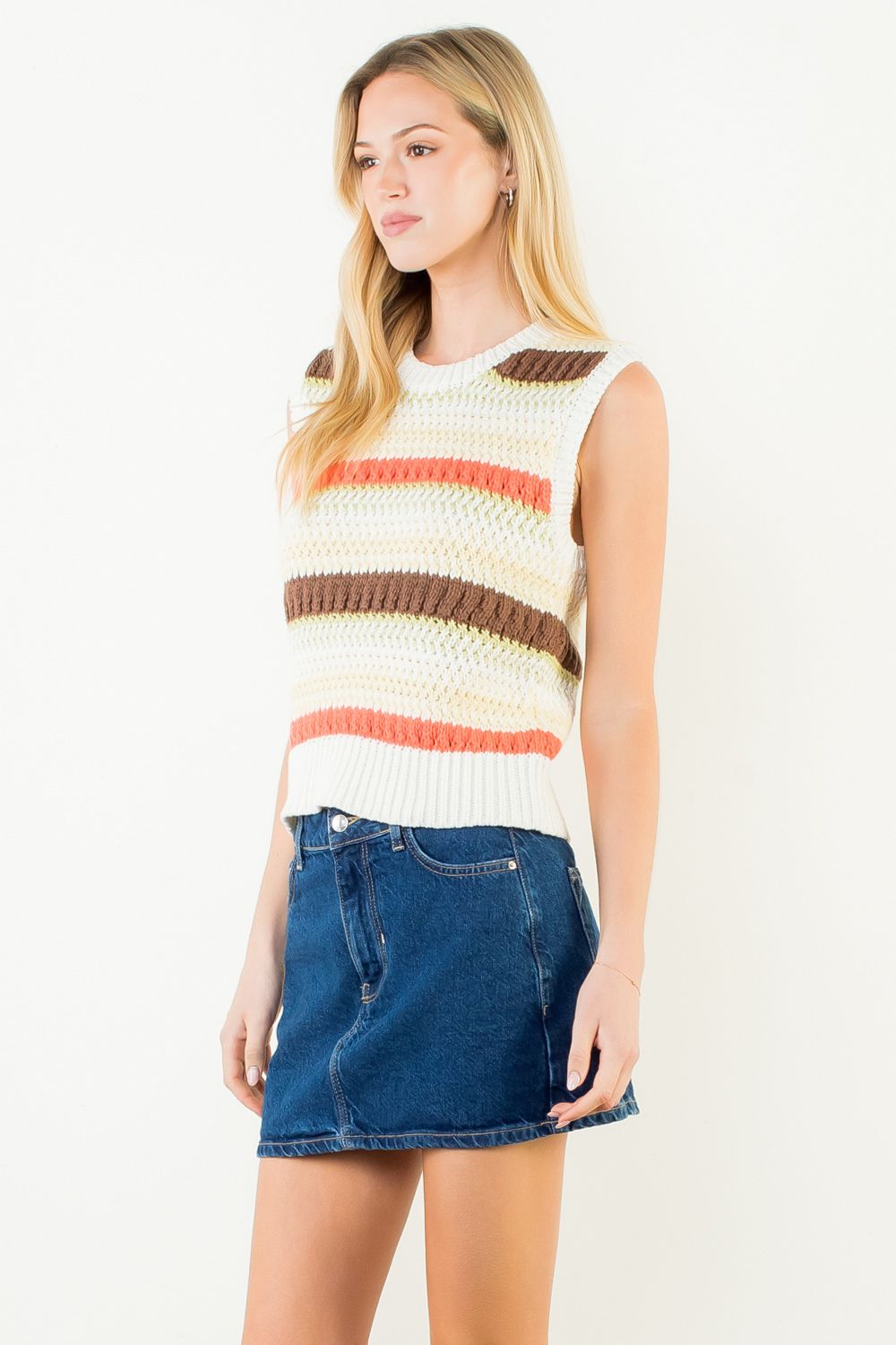 KNIT VEST