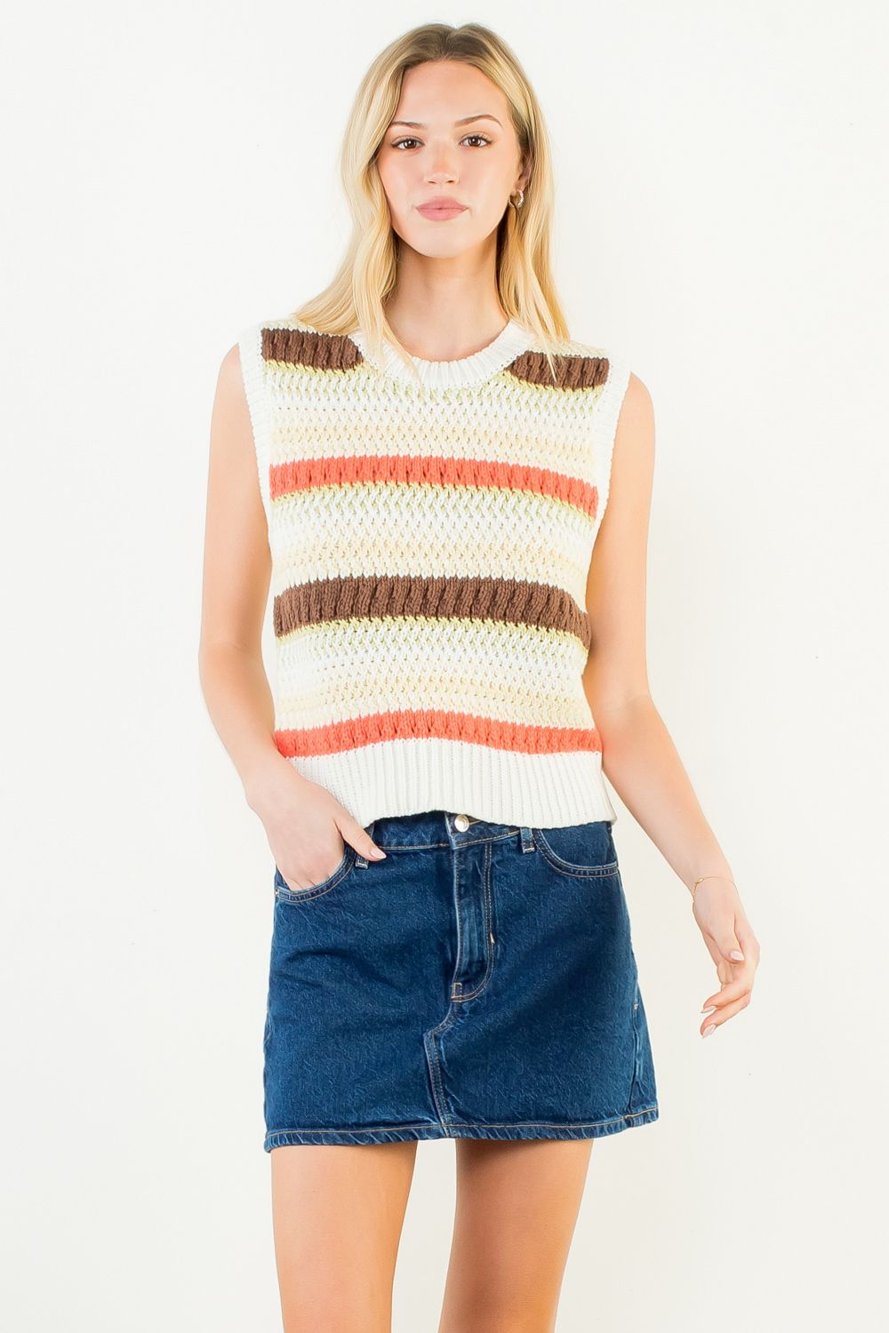 KNIT VEST