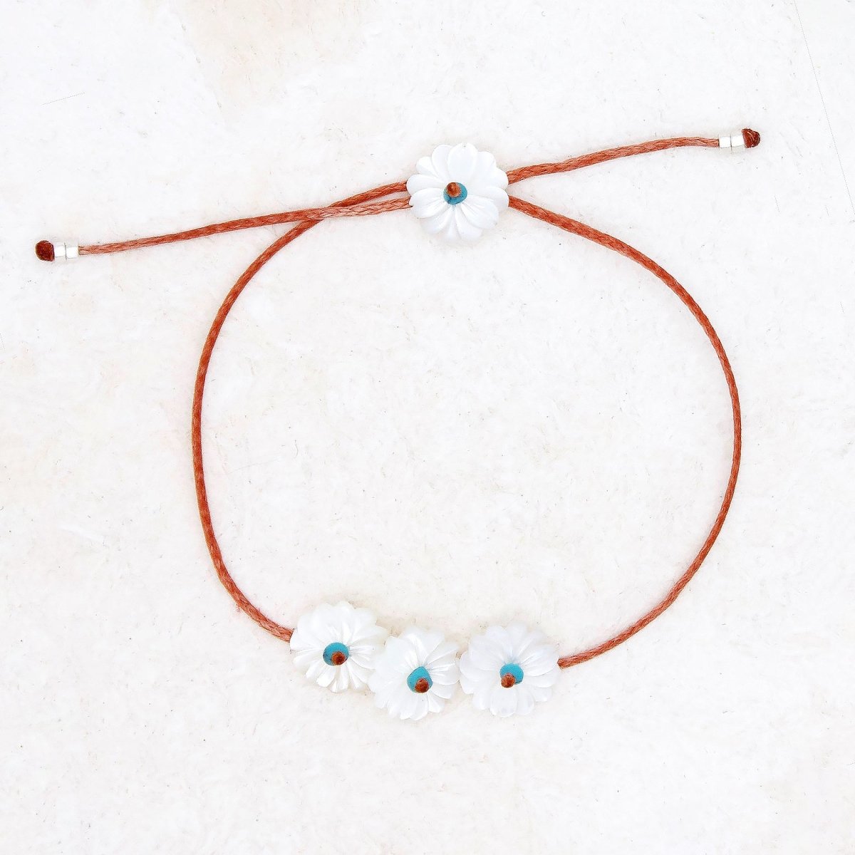 WHITE CHRYSANTHEMUM BRACELET