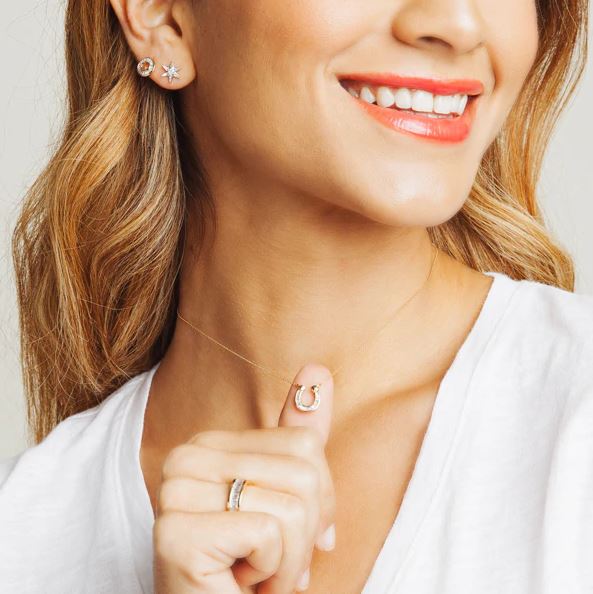 BAGUETTE HORSESHOE NECKLACE